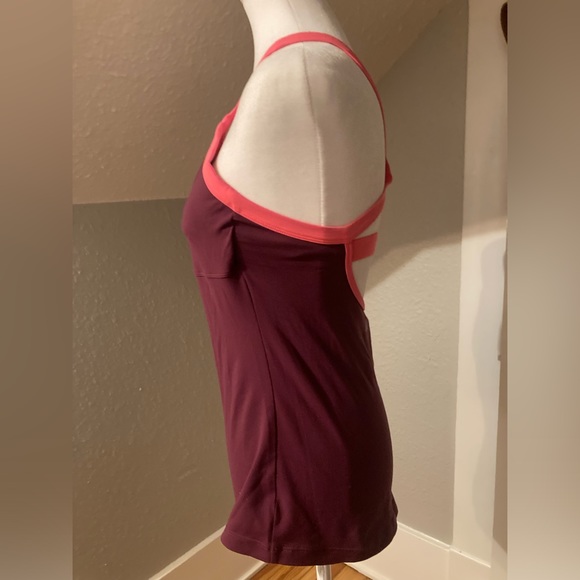 ALO yoga tank top built in bra. Size L. Flattering - Picture 4 of 8